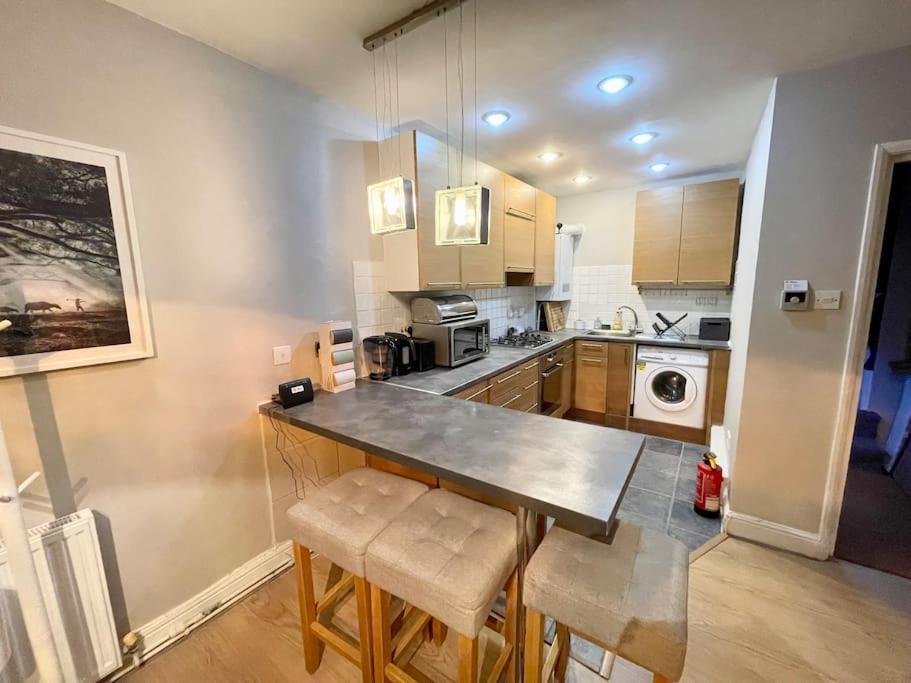 *New* Beautiful 2 Bedroom House In Central Location Londres Exterior foto